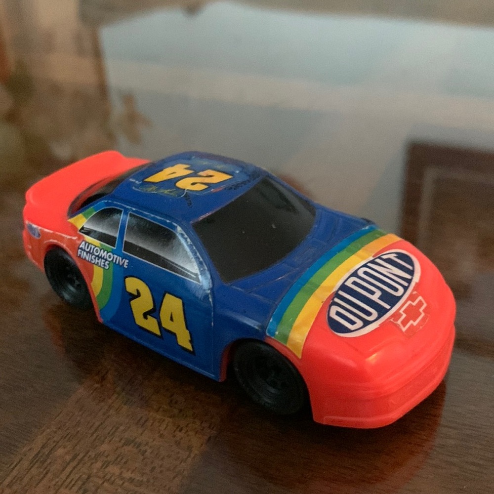 NASCAR Race Car DuPont #24 Jeff Gordon 1997 Burger King Toy 90s Vintage vehicle